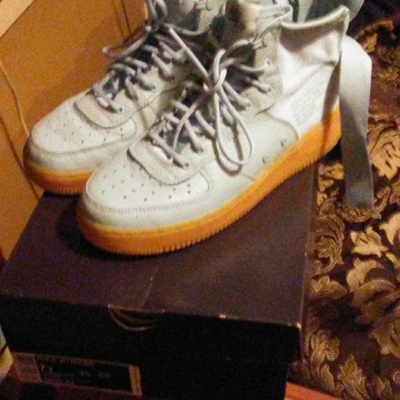 Sky blue air force ones size 7y - Picture 1 of 2